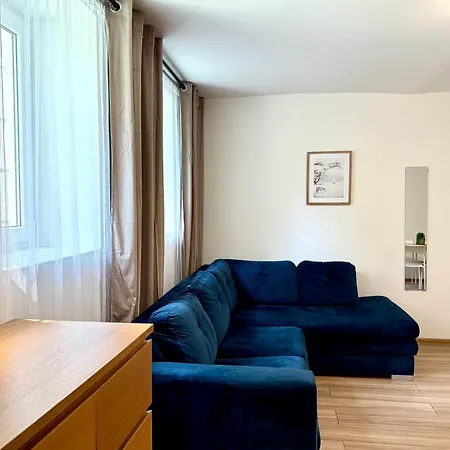 Przy Plazy - Kordeckiego 8 Apartment *